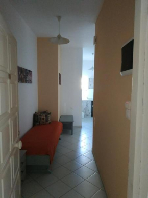 Small Apartment for 3 pers 70meters from the beach